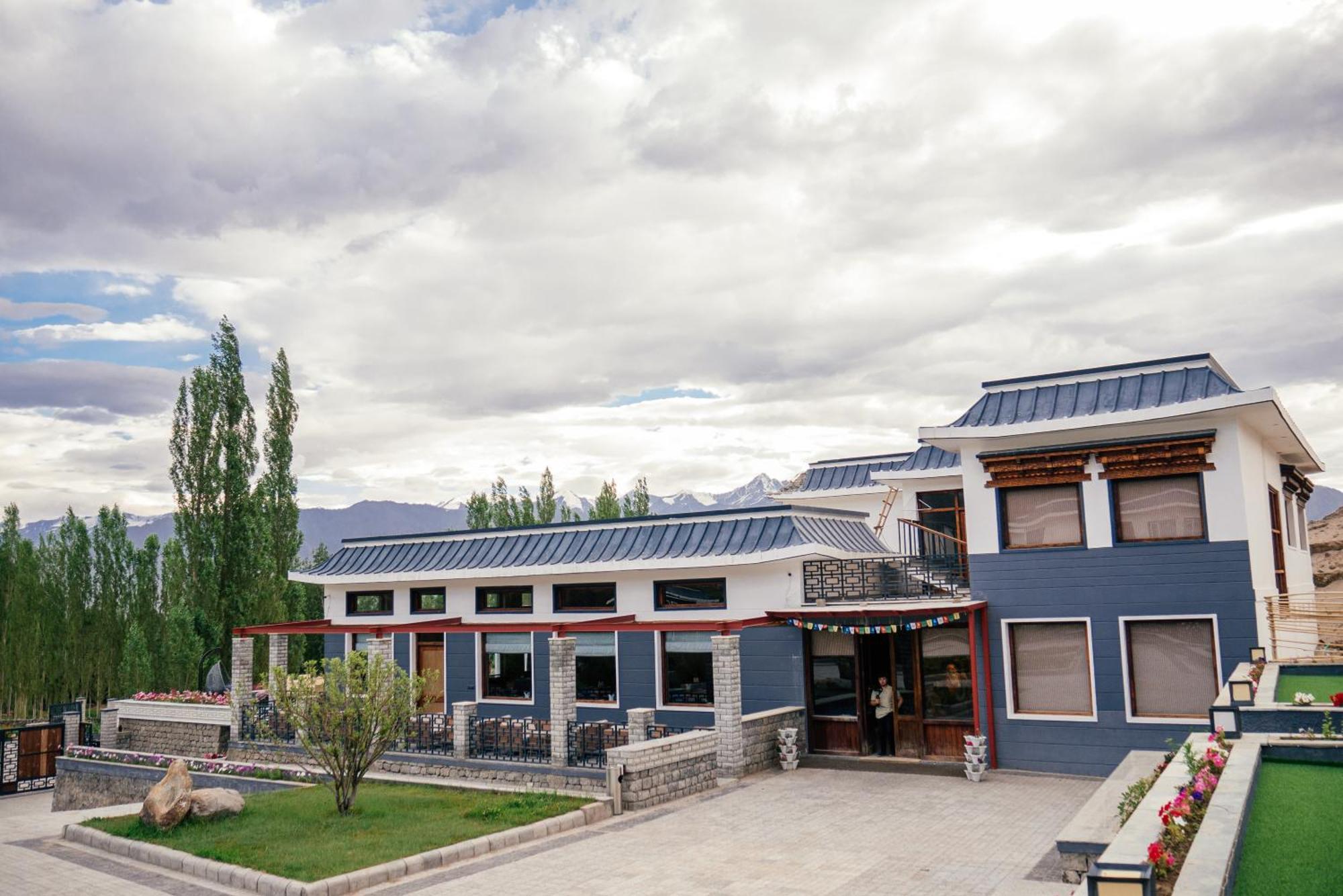 Angkasa Ladakh Resort Leh Buitenkant foto