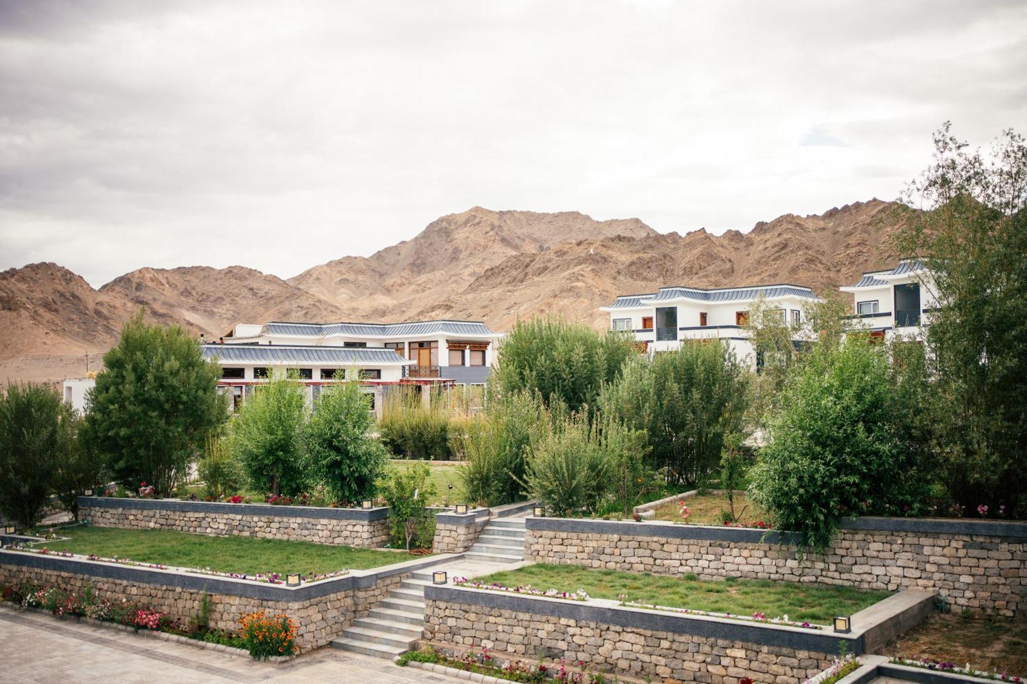 Angkasa Ladakh Resort Leh Buitenkant foto