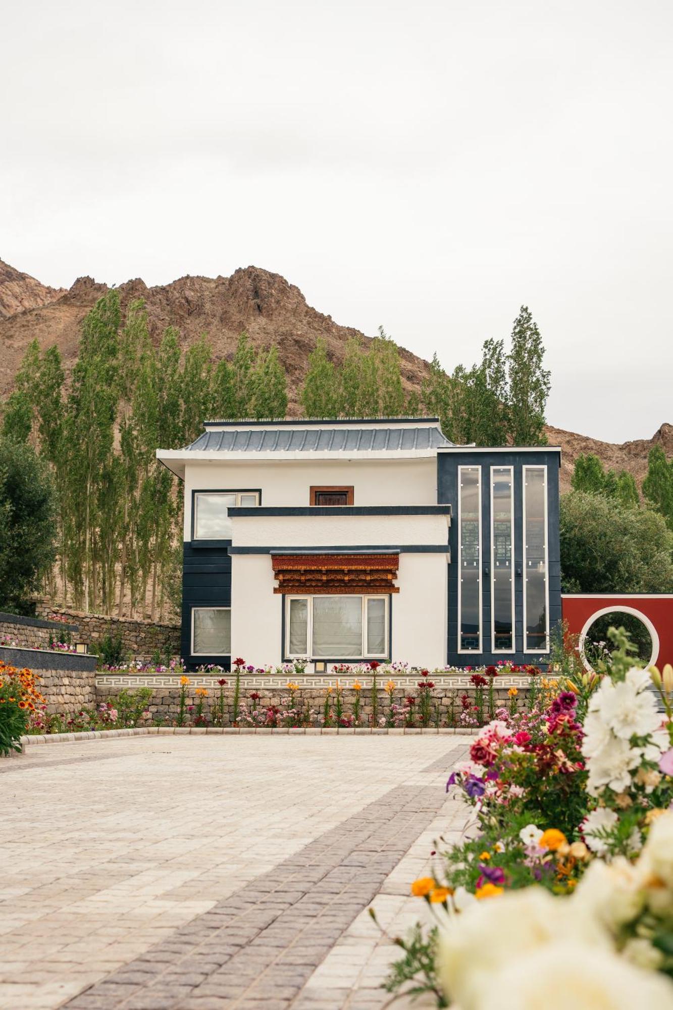 Angkasa Ladakh Resort Leh Buitenkant foto