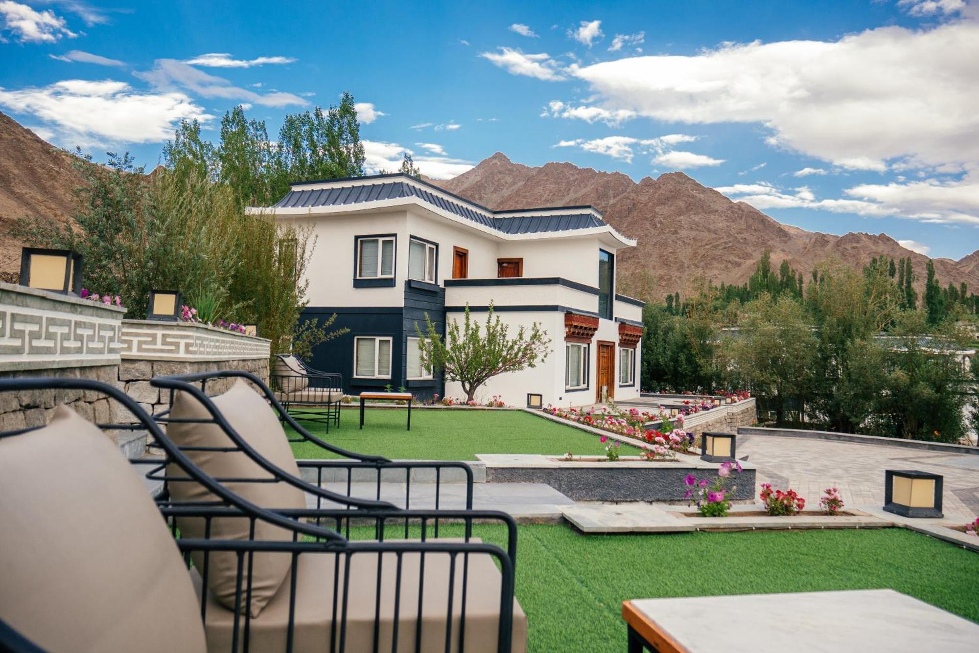 Angkasa Ladakh Resort Leh Buitenkant foto