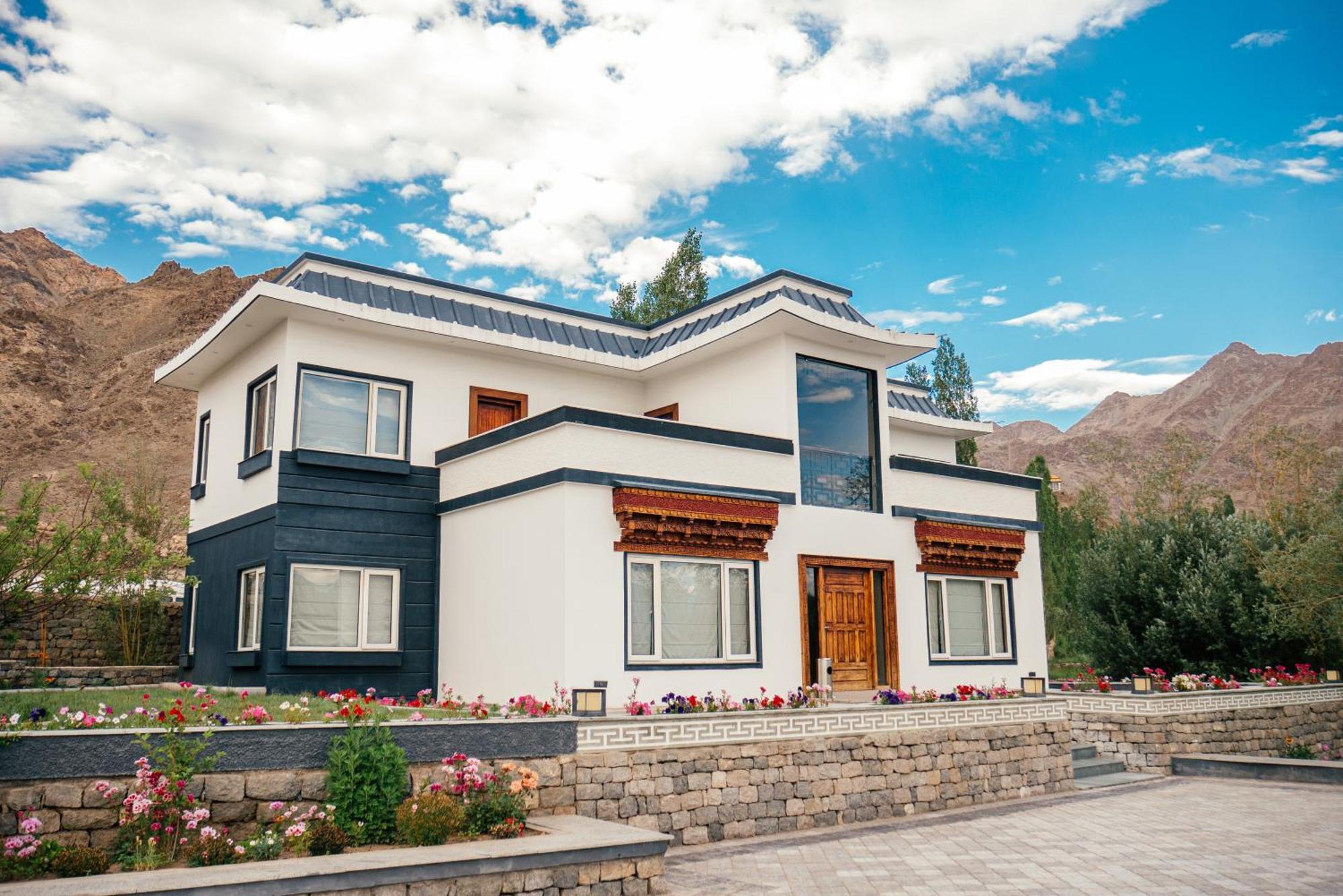 Angkasa Ladakh Resort Leh Buitenkant foto